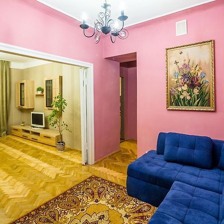 Apartments In The Center Львов Экстерьер фото